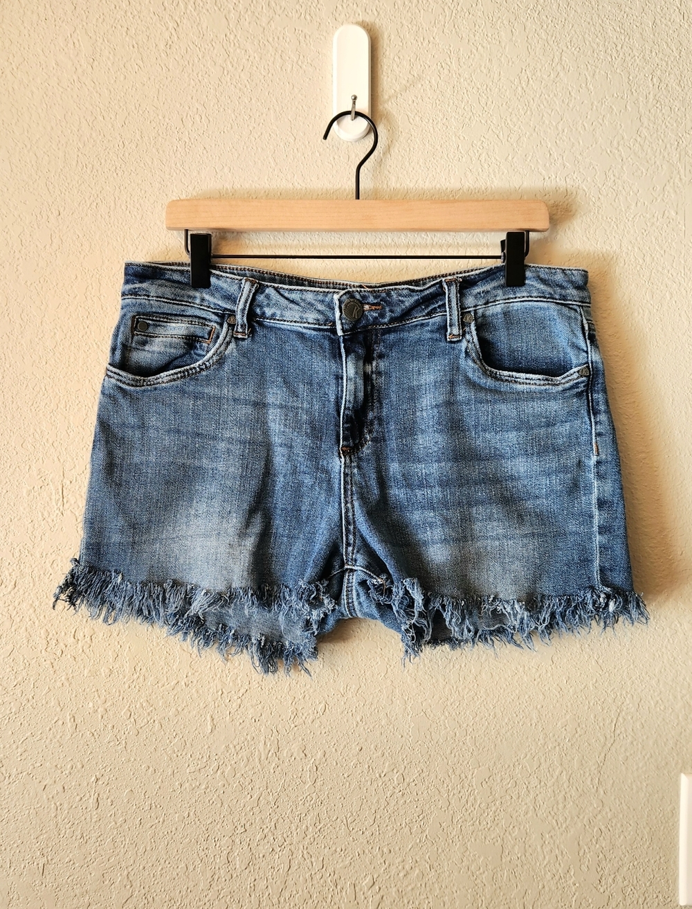 Kut Frayed Hem Jean Shorts